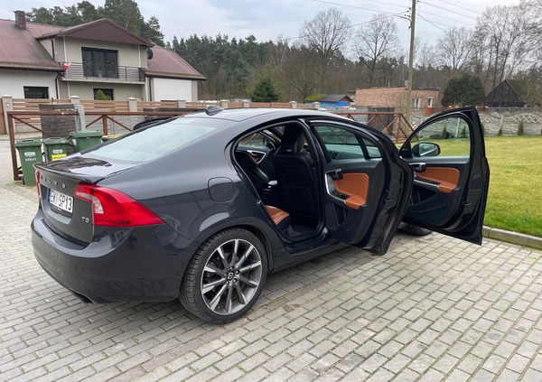 Volvo S60 cena 55555 przebieg: 156000, rok produkcji 2015 z Wieluń małe 92